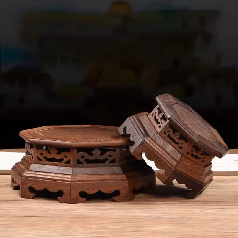 Plant Support Stake - 古典的なローズウッドのベース、六角形の装飾品、紫色の粘土のティーポット、磁器の花瓶、古い仏の像、鉢植えの植物
